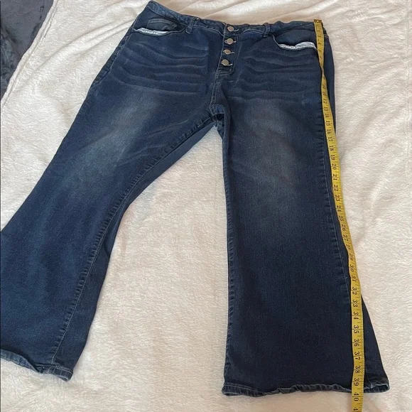 SHEIN Curve Blue Flare Jeans - Size 4XL - Picture 10 of 11